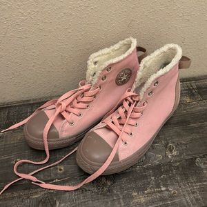 Stylish Converse All-Star shoes in Pink